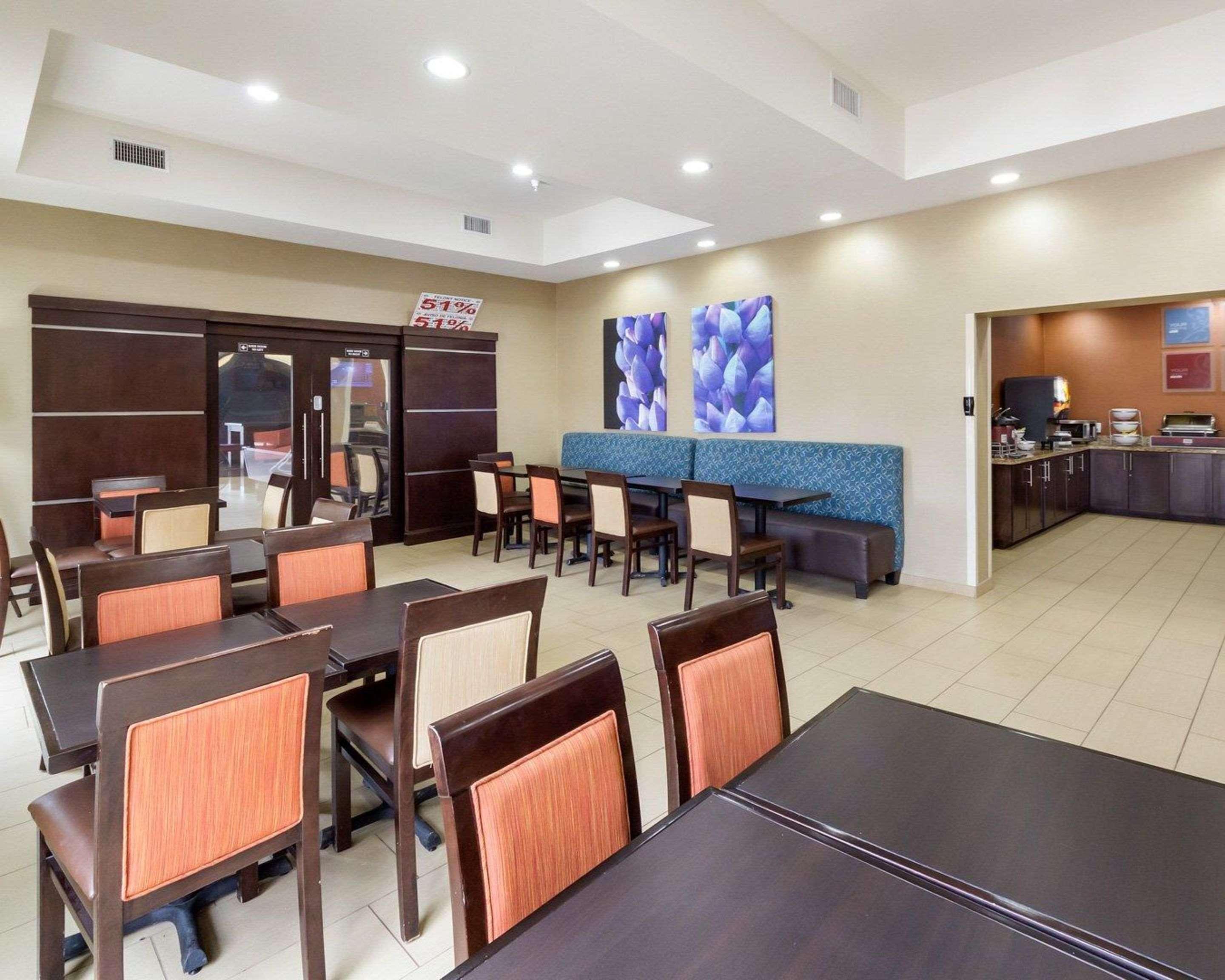 คอมฟอร์ต สวีท โคทัลลา เนียร์ I-35 Hotel โคทิวลา ภายนอก รูปภาพ