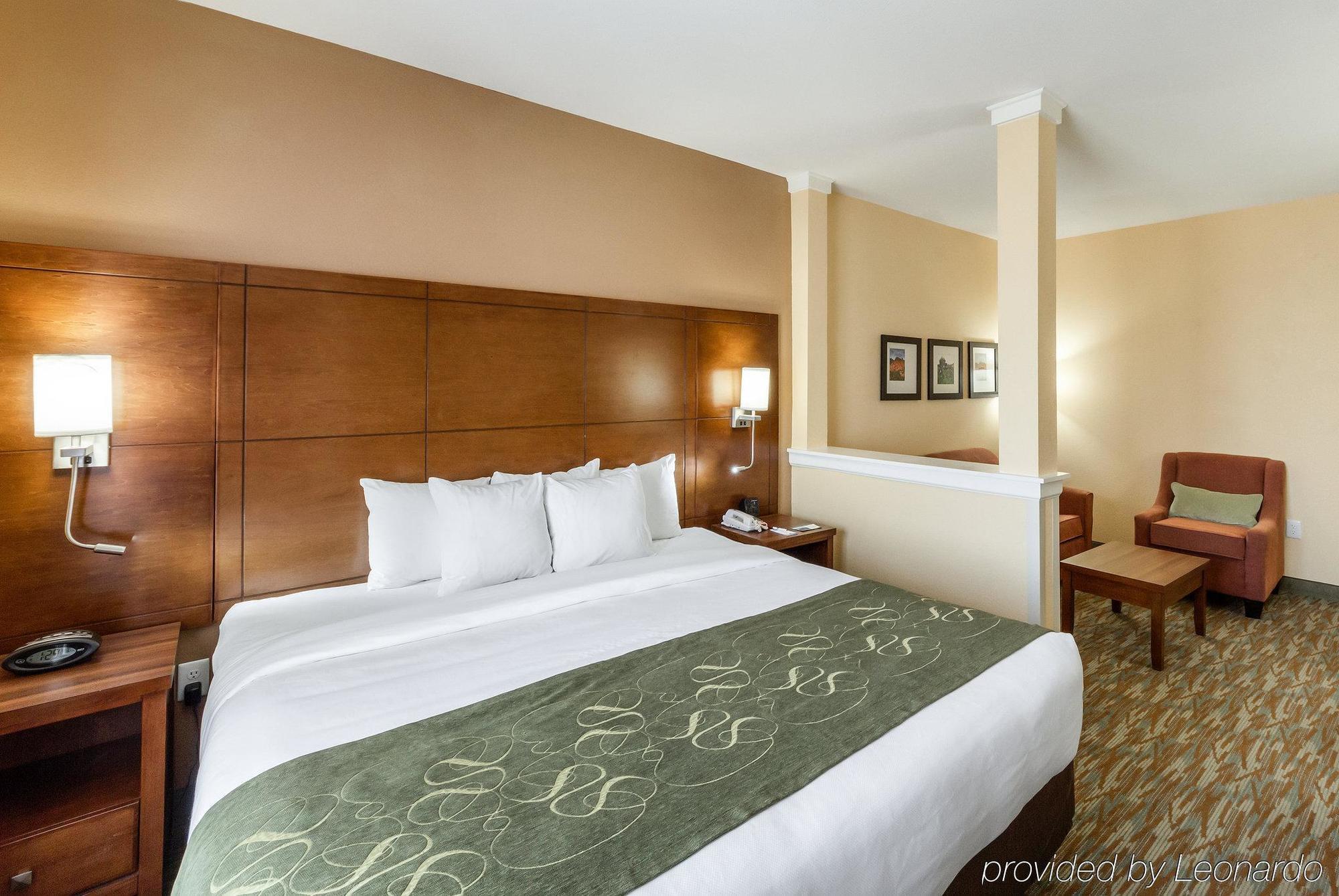 คอมฟอร์ต สวีท โคทัลลา เนียร์ I-35 Hotel โคทิวลา ภายนอก รูปภาพ