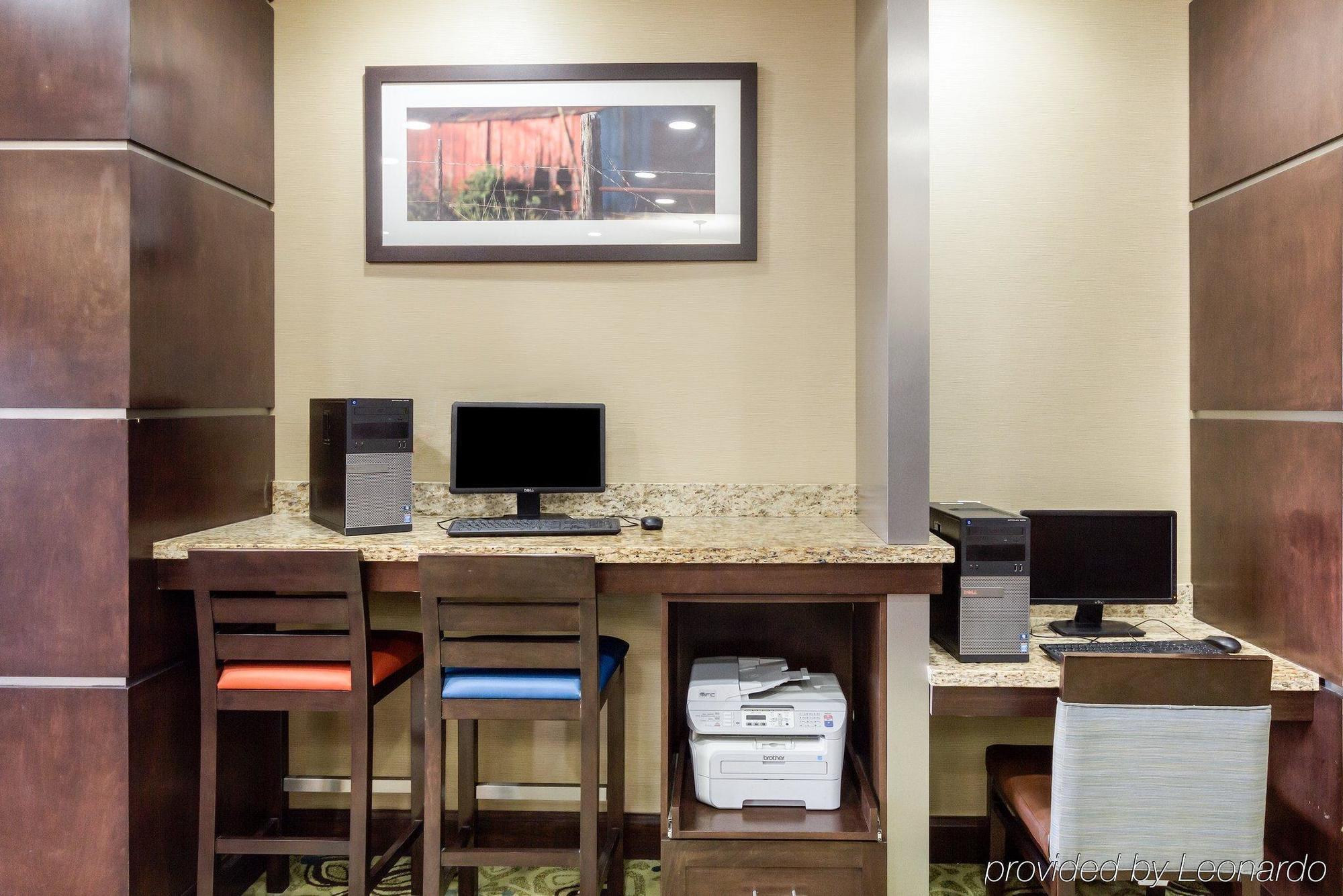 คอมฟอร์ต สวีท โคทัลลา เนียร์ I-35 Hotel โคทิวลา ภายนอก รูปภาพ