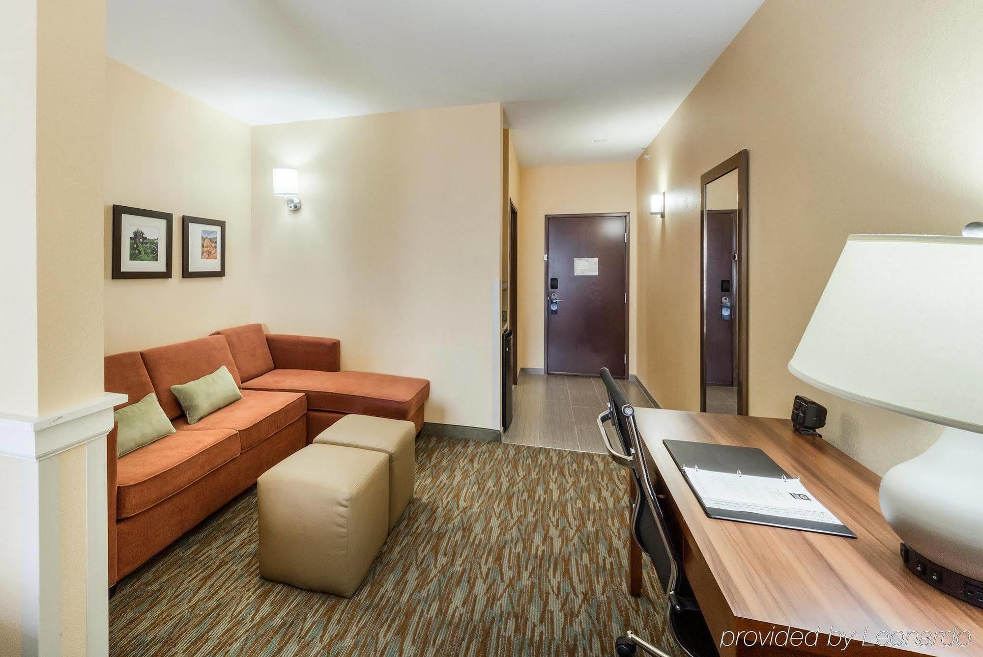 คอมฟอร์ต สวีท โคทัลลา เนียร์ I-35 Hotel โคทิวลา ภายนอก รูปภาพ