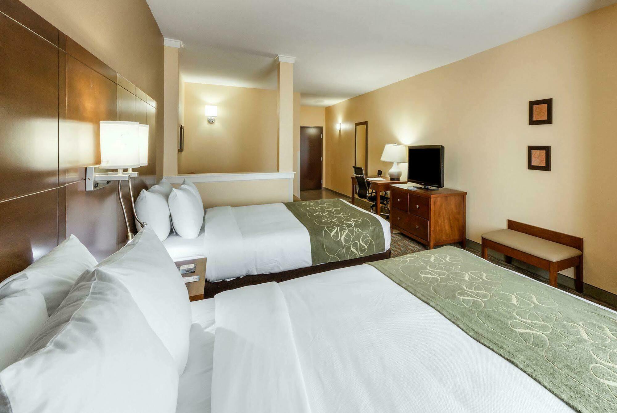 คอมฟอร์ต สวีท โคทัลลา เนียร์ I-35 Hotel โคทิวลา ภายนอก รูปภาพ